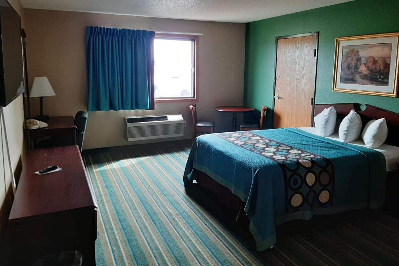 Coratel Inn & Suites By Jasper New Richmond Kültér fotó