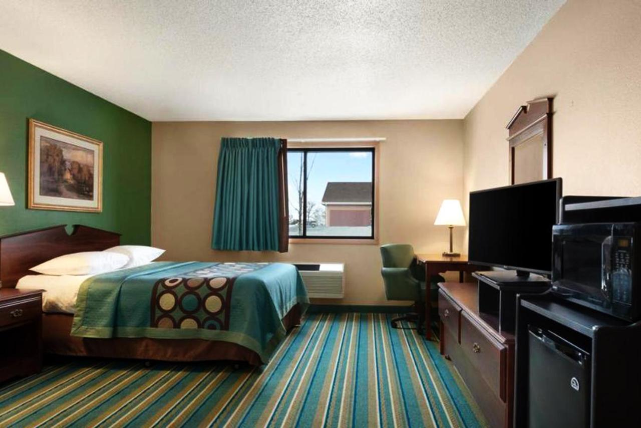 Coratel Inn & Suites By Jasper New Richmond Kültér fotó