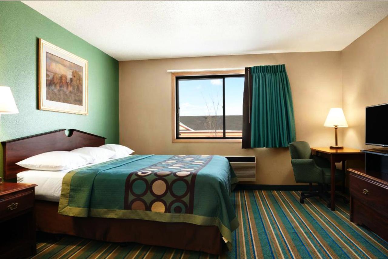 Coratel Inn & Suites By Jasper New Richmond Kültér fotó